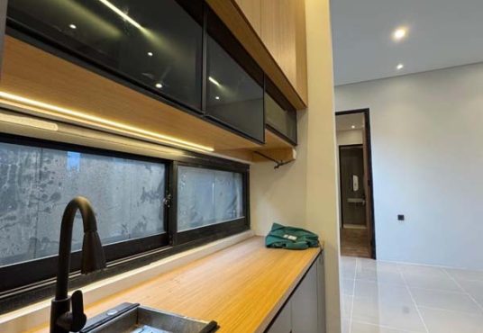 Rumah Baru Desain Industrial Modern Strategis Dekat Pasar Jangkang
