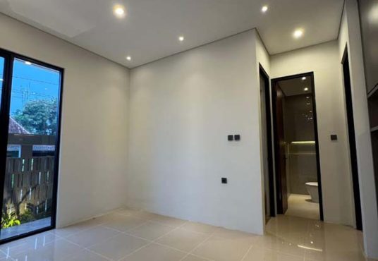 Rumah Baru Desain Industrial Modern Strategis Dekat Pasar Jangkang