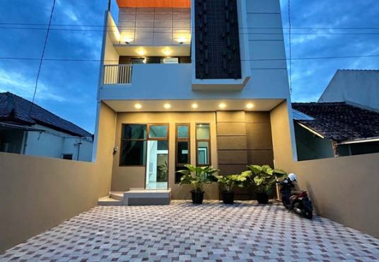 Rumah Mewah 2 Lantai Modern Istimewa di Condong Catur dekat Pakuwon Mall