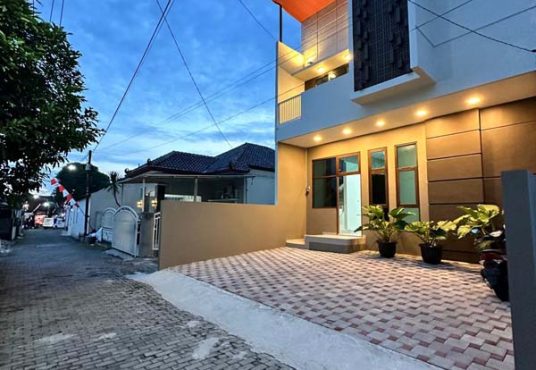 Rumah Mewah 2 Lantai Modern Istimewa di Condong Catur dekat Pakuwon Mall