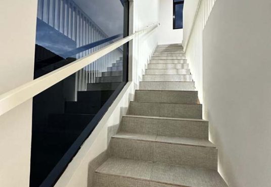 Rumah Mewah 2 Lantai Modern Istimewa di Condong Catur dekat Pakuwon Mall
