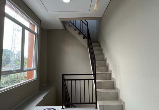 Kost 12 Kamar Full Furnished Mezanin 2 Lantai Strategis di Condong Catur Dekat UGM