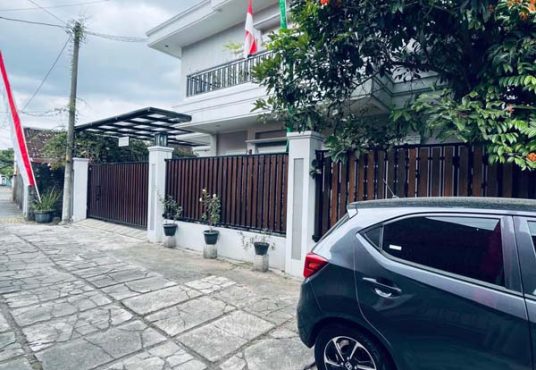 RUMAH MEWAH + KOST EKSKLUSIF 10 KAMAR CONDONGCATUR DEKAT UGM