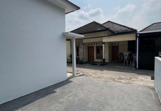 Rumah Cantik Modern 3 Unit di Mini Cluster Mrisi Dekat Kasongan