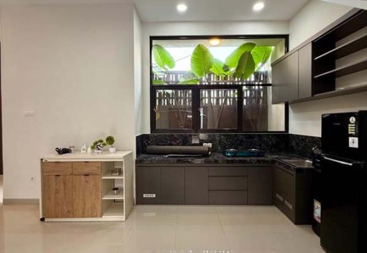 RUMAH MEWAH 2 LANTAI ISTIMEWA DI JALAN PALAGAN DEKAT HOTEL HYATT DAN MONJALI
