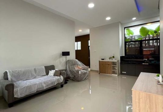 RUMAH MEWAH 2 LANTAI ISTIMEWA DI JALAN PALAGAN DEKAT HOTEL HYATT DAN MONJALI