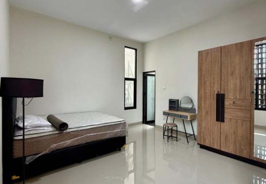RUMAH MEWAH 2 LANTAI ISTIMEWA DI JALAN PALAGAN DEKAT HOTEL HYATT DAN MONJALI