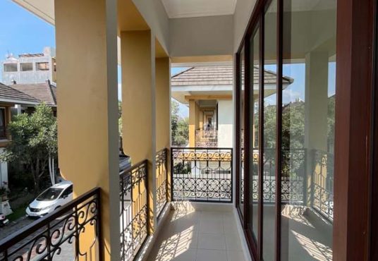 Rumah Mewah 2 Lantai Istimewa di Perumahan Vasana Residence