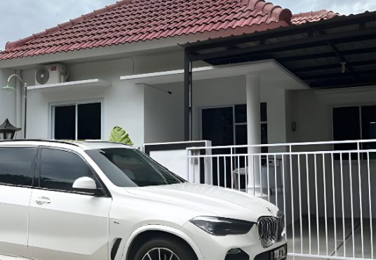 VILLA MEWAH DI BERBAH SIAP HUNI KOLAM RENANG PRIBADI