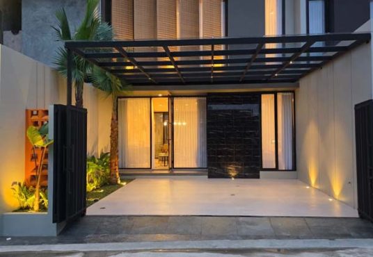 Rumah Mewah 2 Lantai Siap Huni Furnished dekat Jogjabay
