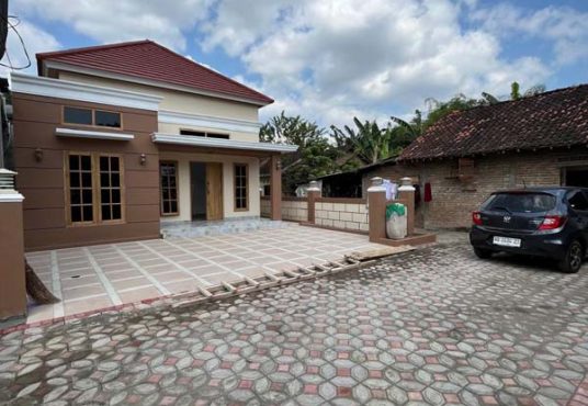 Rumah Baru Gress Limasan Modern Dekat Kampus UAD