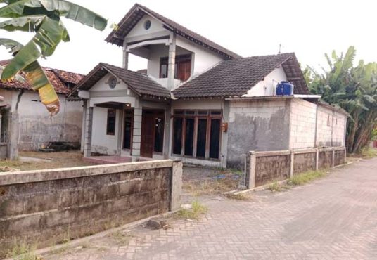 Disewakan Rumah 2 lantai beserta isinya di lokasi Strategis Godean