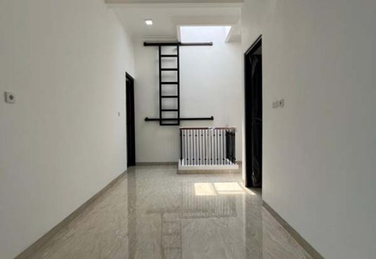 Rumah Mewah Klasik 2 Lantai Pogung dekat Kampus UGM