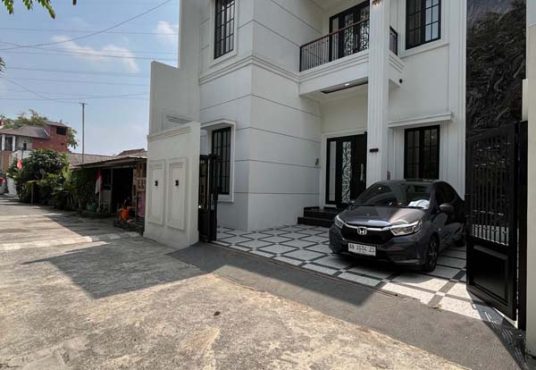 Rumah Mewah Klasik 2 Lantai Pogung dekat Kampus UGM