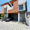 RUMAH MEWAH KONTEMPORER KEKINIAN MODERN 2 LANTAI