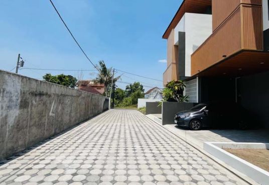 RUMAH MEWAH KONTEMPORER KEKINIAN MODERN 2 LANTAI