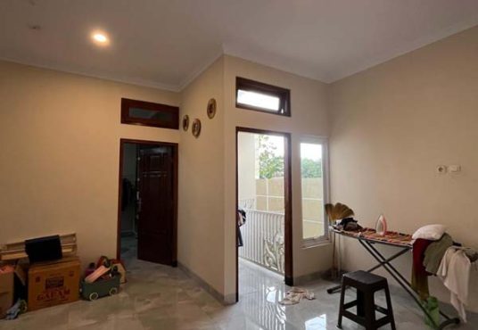 Rumah 2 Lantai di Gentan Jl. Kaliurang km 10 dekat UII dan UGM
