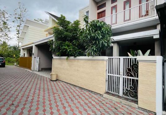 Rumah 2 Lantai di Gentan Jl. Kaliurang km 10 dekat UII dan UGM