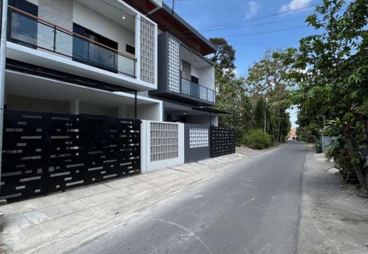 Rumah 2 lantai Siap Huni Jakal km 8 dekat UGM