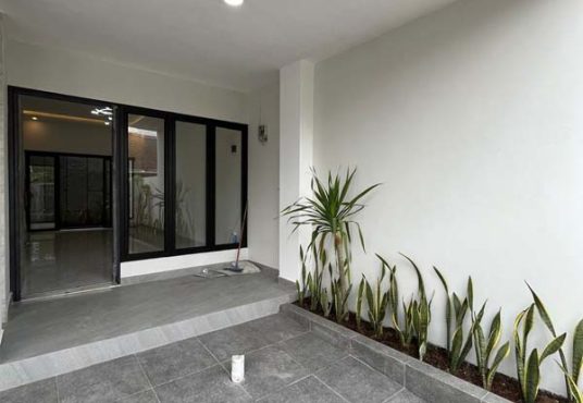 Rumah 2 lantai Siap Huni Jakal km 8 dekat UGM