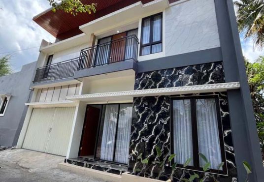 Rumah Mewah 2 Lantai Kontemporer di Jl. Kaliurang Km 13 dekat Kampus UII
