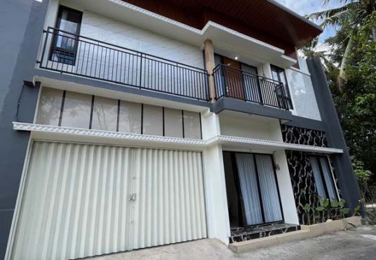 Rumah Mewah 2 Lantai Kontemporer di Jl. Kaliurang Km 13 dekat Kampus UII