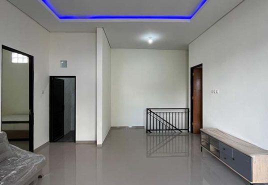 Rumah Mewah 2 Lantai Kontemporer di Jl. Kaliurang Km 13 dekat Kampus UII