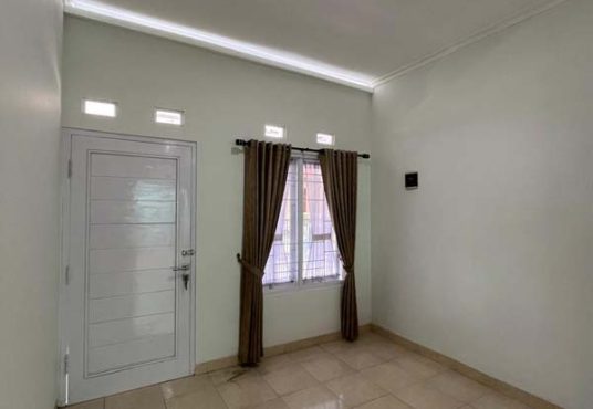 RUMAH CANTIK TERAWAT LIKE NEW JALAN KALIURANG KM 8.5 DEKAT UGM