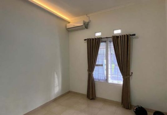 RUMAH CANTIK TERAWAT LIKE NEW JALAN KALIURANG KM 8.5 DEKAT UGM