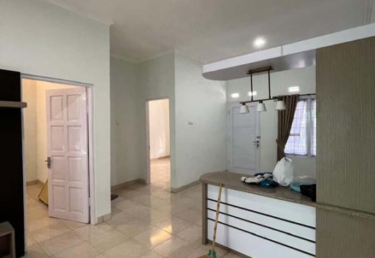 RUMAH CANTIK TERAWAT LIKE NEW JALAN KALIURANG KM 8.5 DEKAT UGM