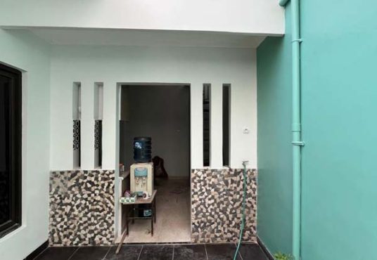RUMAH CANTIK TERAWAT LIKE NEW JALAN KALIURANG KM 8.5 DEKAT UGM
