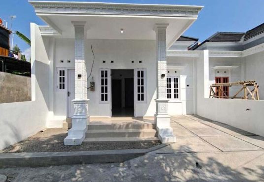 Rumah murah klasik-modern imut di Imogiri Barat