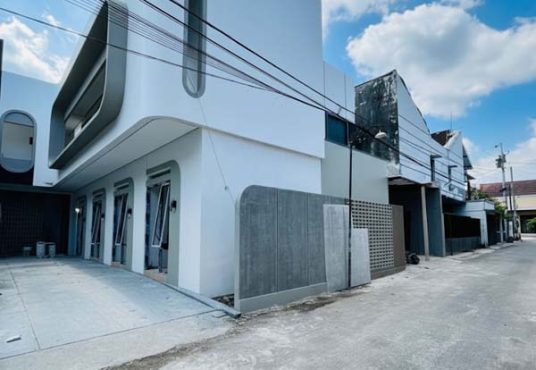 KOST EKSKLUSIF MODERN 10 KAMAR FULL FURNISHED LOKASI PREMIUM CONDONG CATUR