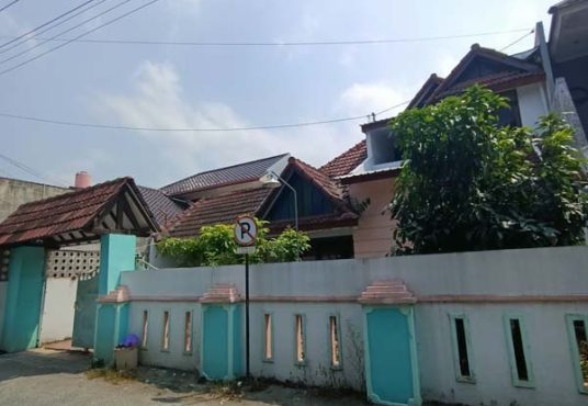 Rumah 2 lantai Tanah luas di belakang Indoluxe Hotel Lempongsari