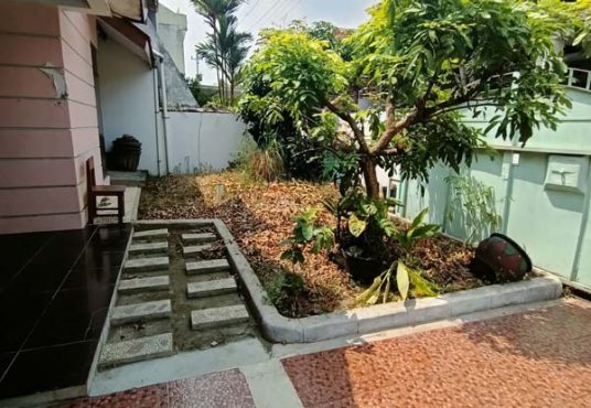 Rumah 2 lantai Tanah luas di belakang Indoluxe Hotel Lempongsari