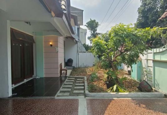 Rumah 2 lantai Tanah luas di belakang Indoluxe Hotel Lempongsari