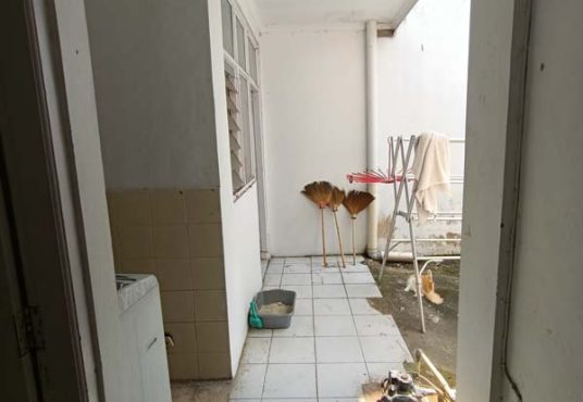 Rumah 2 lantai Tanah luas di belakang Indoluxe Hotel Lempongsari