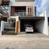 Rumah Mewah 2 Lantai Kontemporer Kolam Renang Jl. Palagan Dekat Kampus UGM