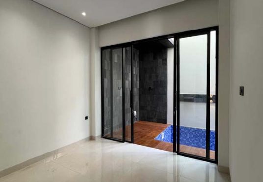 Rumah Mewah 2 Lantai Kontemporer Kolam Renang Jl. Palagan Dekat Kampus UGM