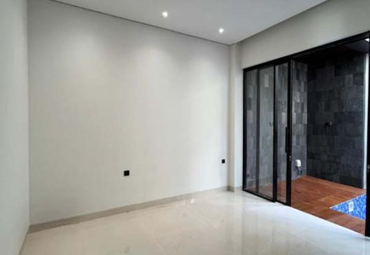 Rumah Mewah 2 Lantai Kontemporer Kolam Renang Jl. Palagan Dekat Kampus UGM