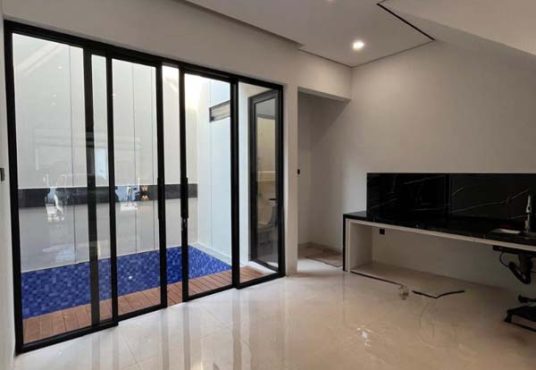 Rumah Mewah 2 Lantai Kontemporer Kolam Renang Jl. Palagan Dekat Kampus UGM