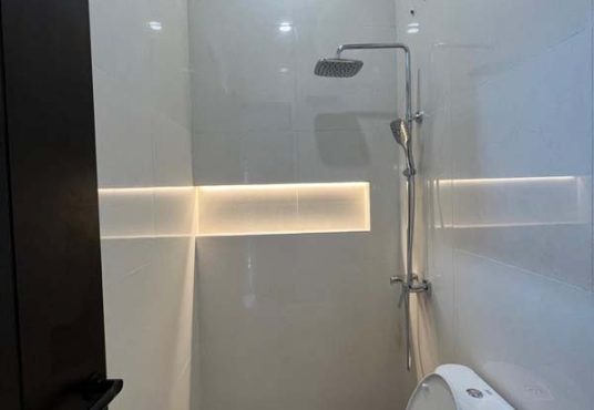 Rumah Mewah 2 Lantai Kontemporer Kolam Renang Jl. Palagan Dekat Kampus UGM