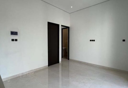Rumah Mewah 2 Lantai Kontemporer Kolam Renang Jl. Palagan Dekat Kampus UGM