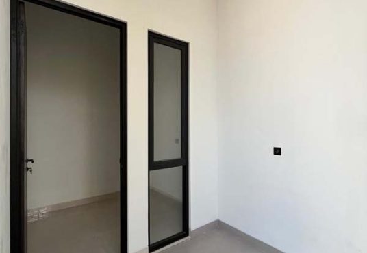 Rumah Mewah 2 Lantai Kontemporer Kolam Renang Jl. Palagan Dekat Kampus UGM