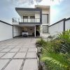 Rumah Mewah Luas Kolam Renang dekat RSA UGM