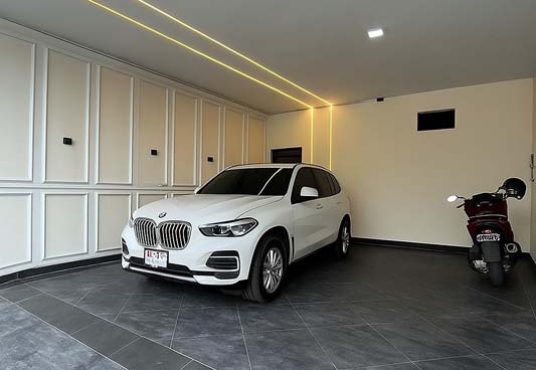 Rumah Mewah Luas Kolam Renang dekat RSA UGM