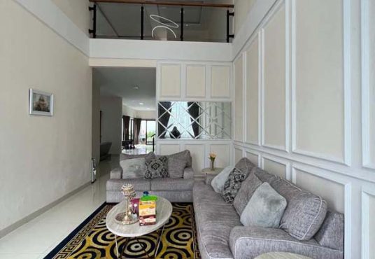 Rumah Mewah Luas Kolam Renang dekat RSA UGM