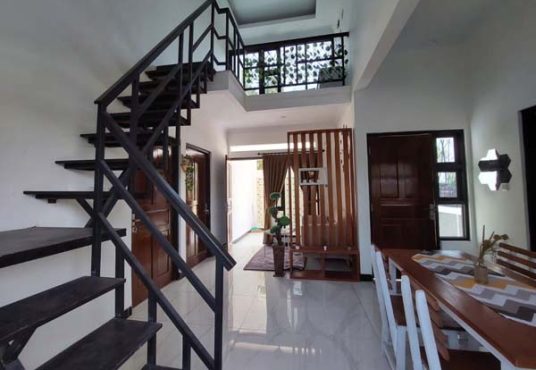 Disewakan Rumah 2 Lantai Mezanin Semi Furnished dekat Kampus UMY