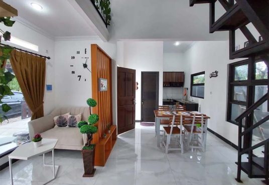 Disewakan Rumah 2 Lantai Mezanin Semi Furnished dekat Kampus UMY