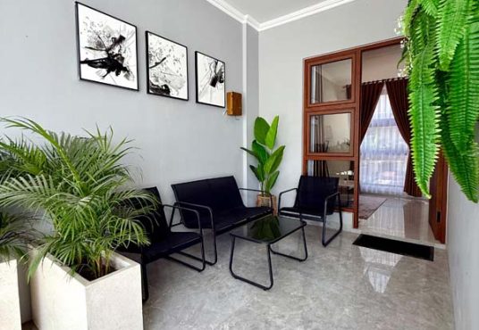 RUMAH MEWAH 2 LANTAI FULL FURNISHED Dalam Cluster Eksklusif di Dalam Ringroad Gedongkuning